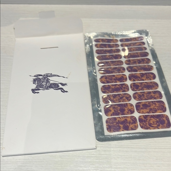 Burberry Nail Wraps - Picture 1 of 3